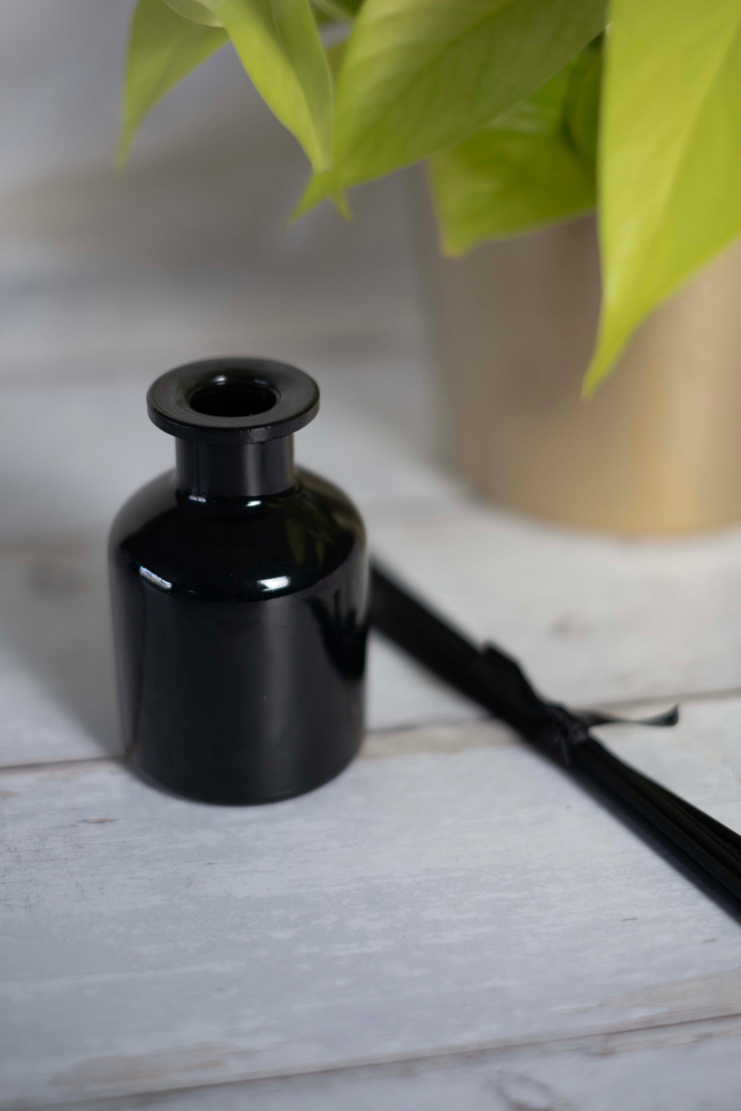 100ml Flat Top White Label Reed Diffuser Black Glass - Pack of 6